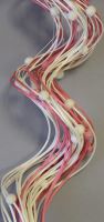 Curly ting wooden bead 80cm mix pink / white