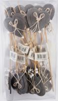 Wooden heart on a stick (1)
